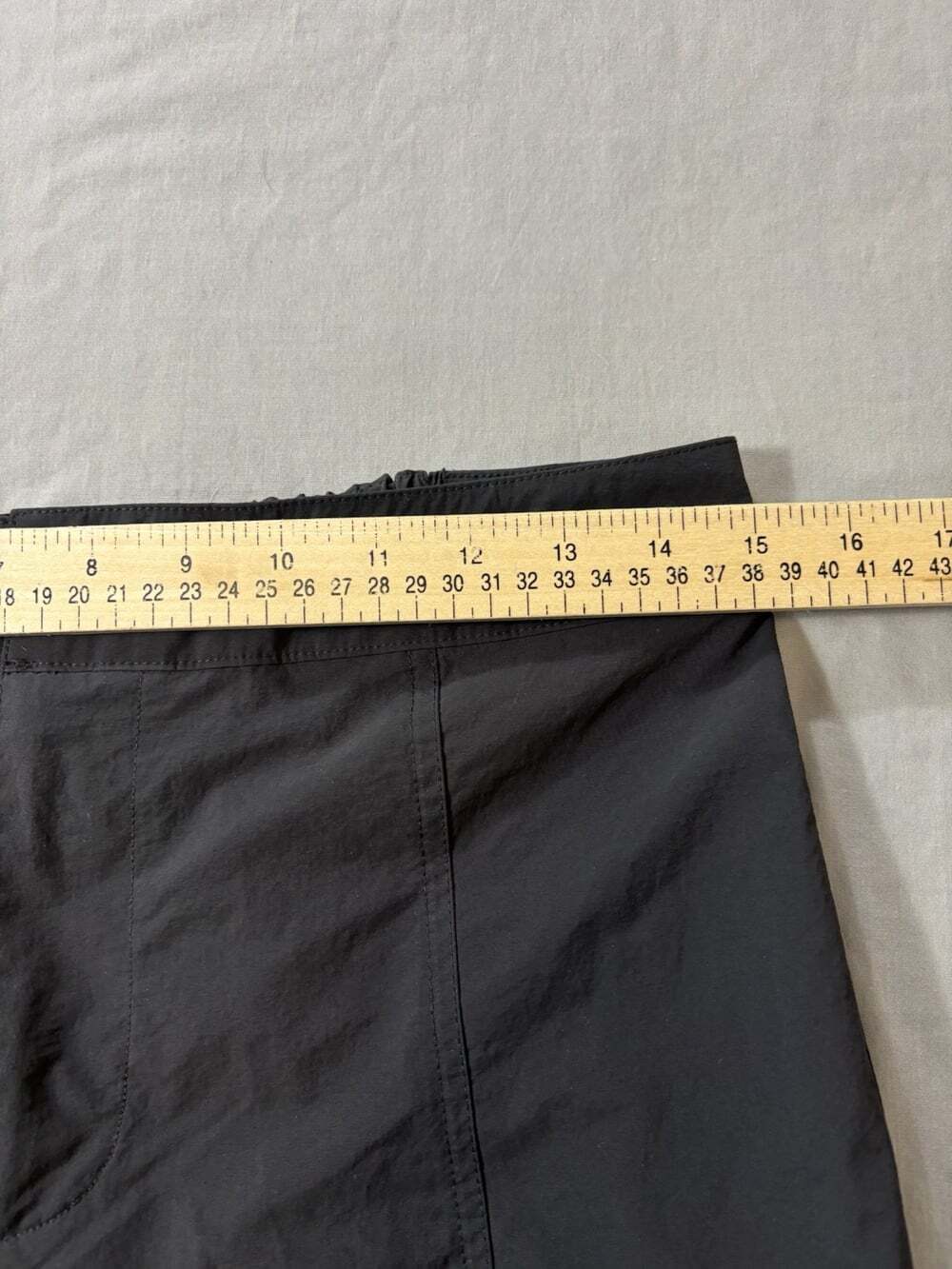Urban Outfitters BDG Black Elastic Waist Windbreaker Joggers Sweatpants Size 10 - Picture 5 of 7